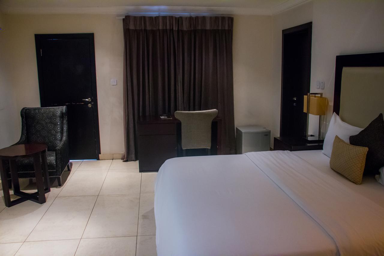 S & S Hotel & Suites Lagos Exterior foto