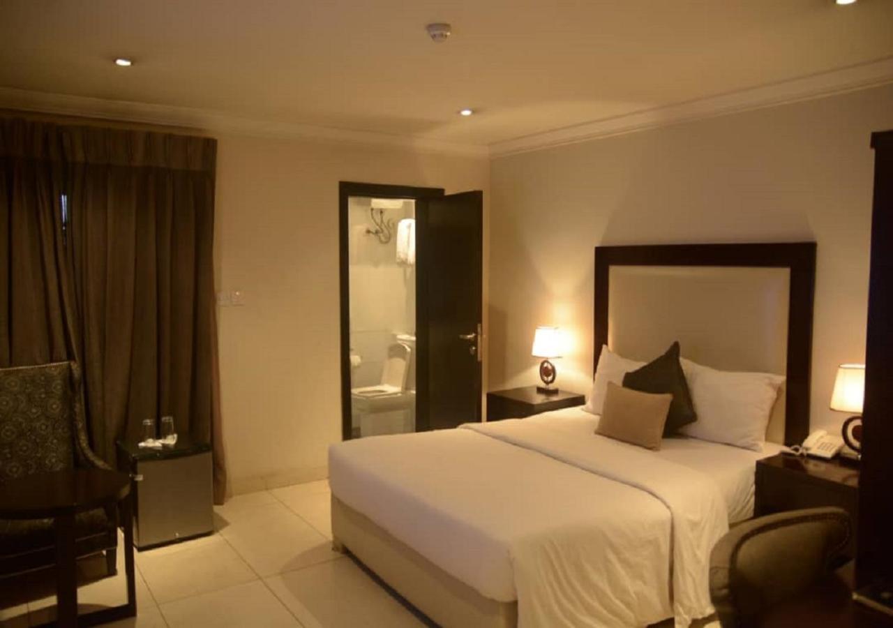 S & S Hotel & Suites Lagos Exterior foto