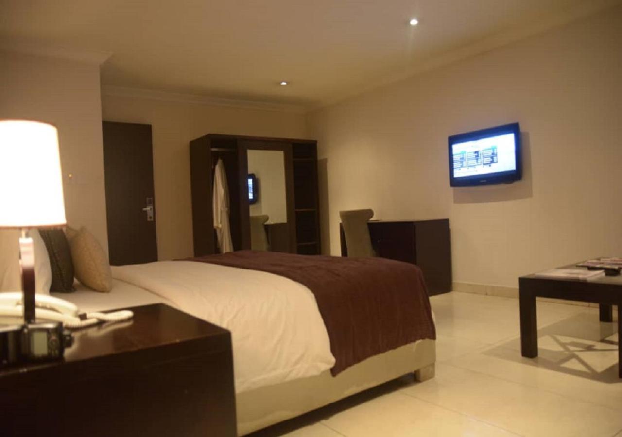 S & S Hotel & Suites Lagos Exterior foto