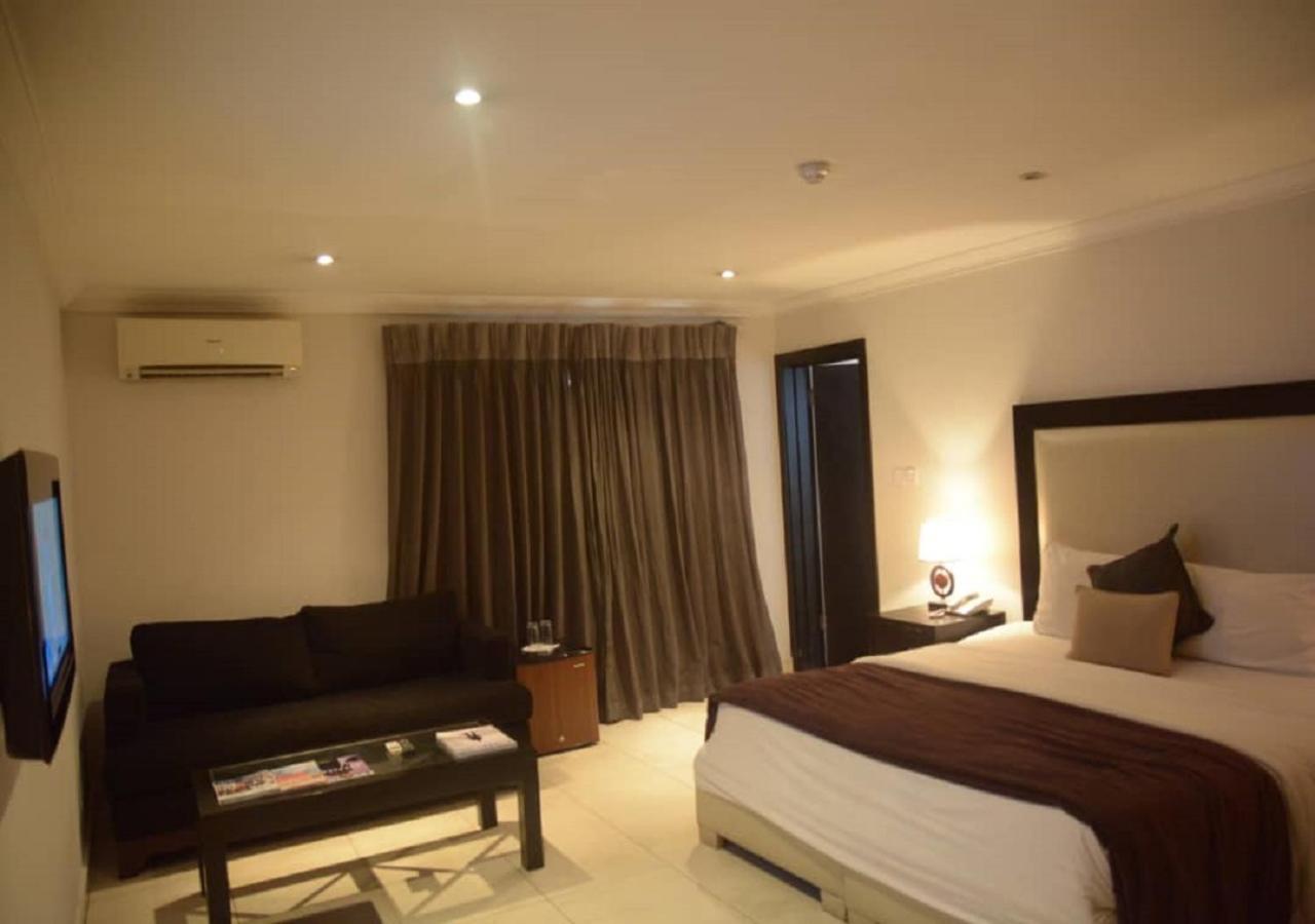 S & S Hotel & Suites Lagos Exterior foto