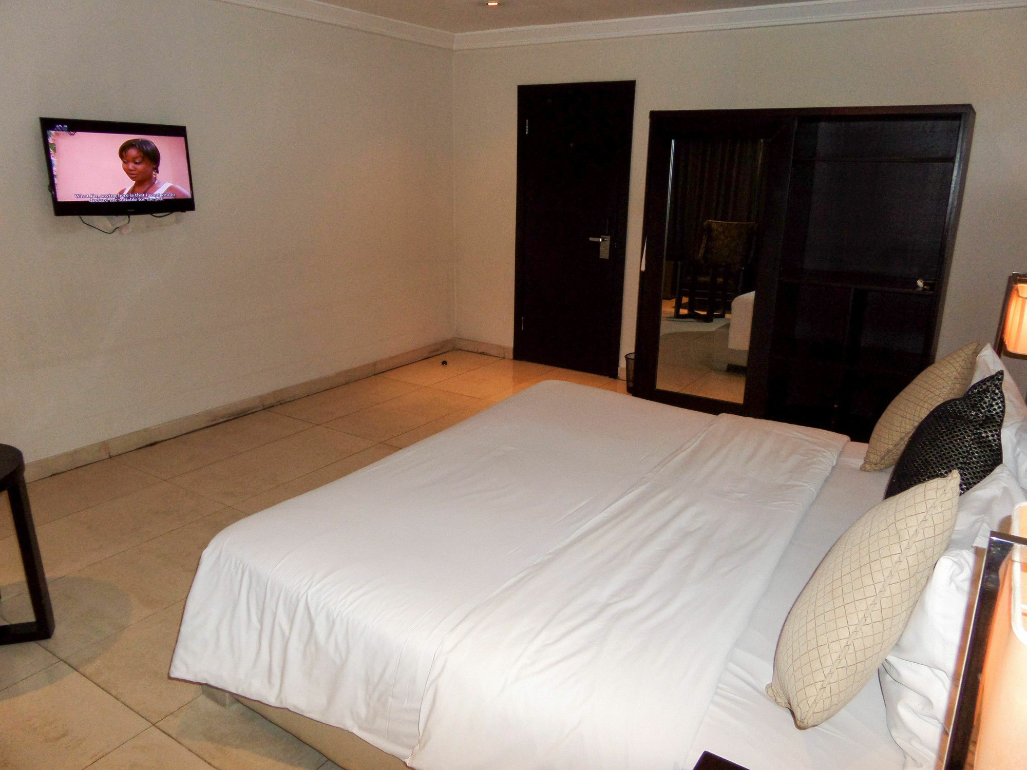 S & S Hotel & Suites Lagos Exterior foto