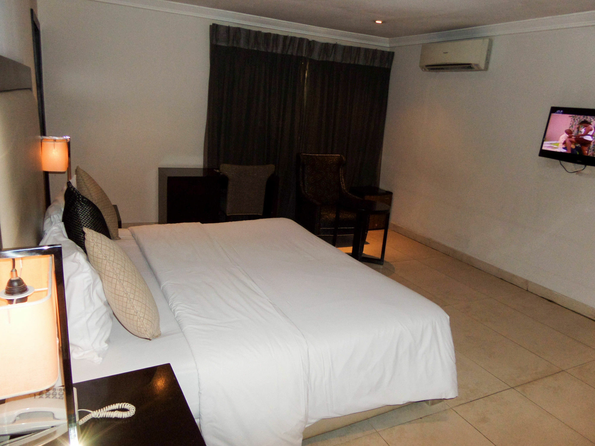 S & S Hotel & Suites Lagos Exterior foto
